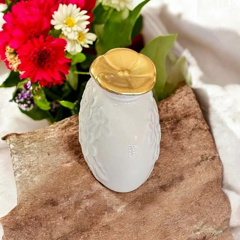 Lenox Vintage Essence Porcelain Bottle with Gold Stopper